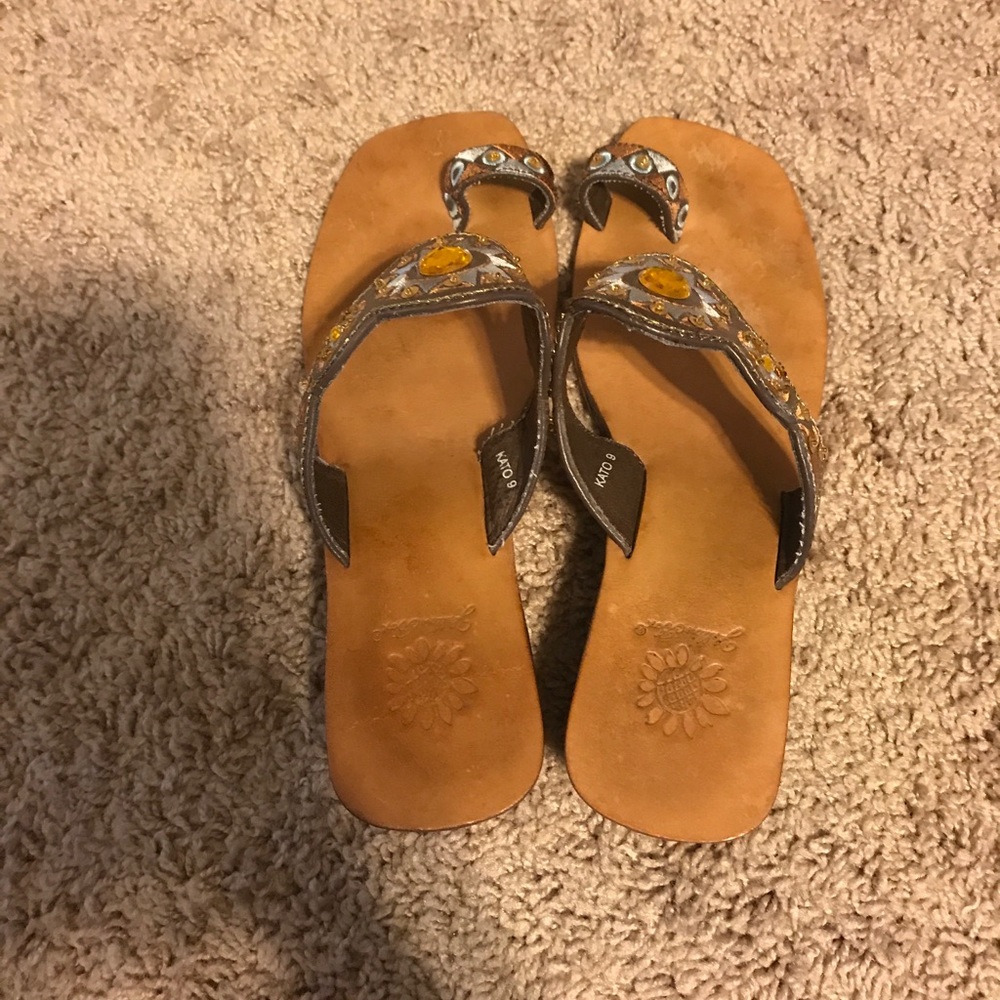 Shoes - Picture 3 of 8